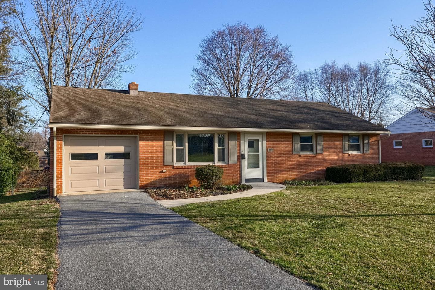 299 Rolling Terrace photo 1