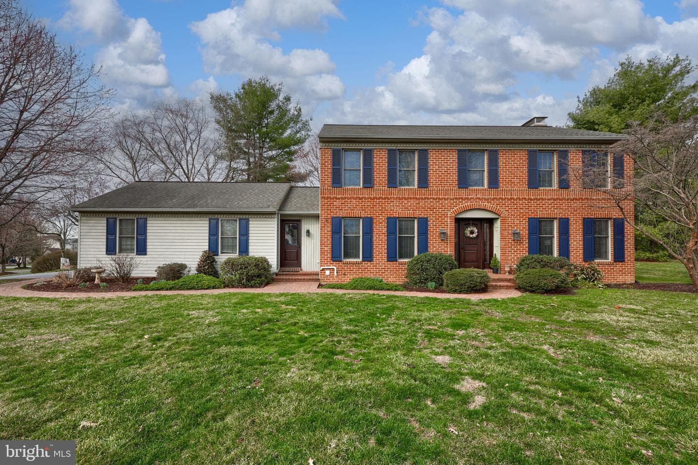 131 Milton Circle photo 1