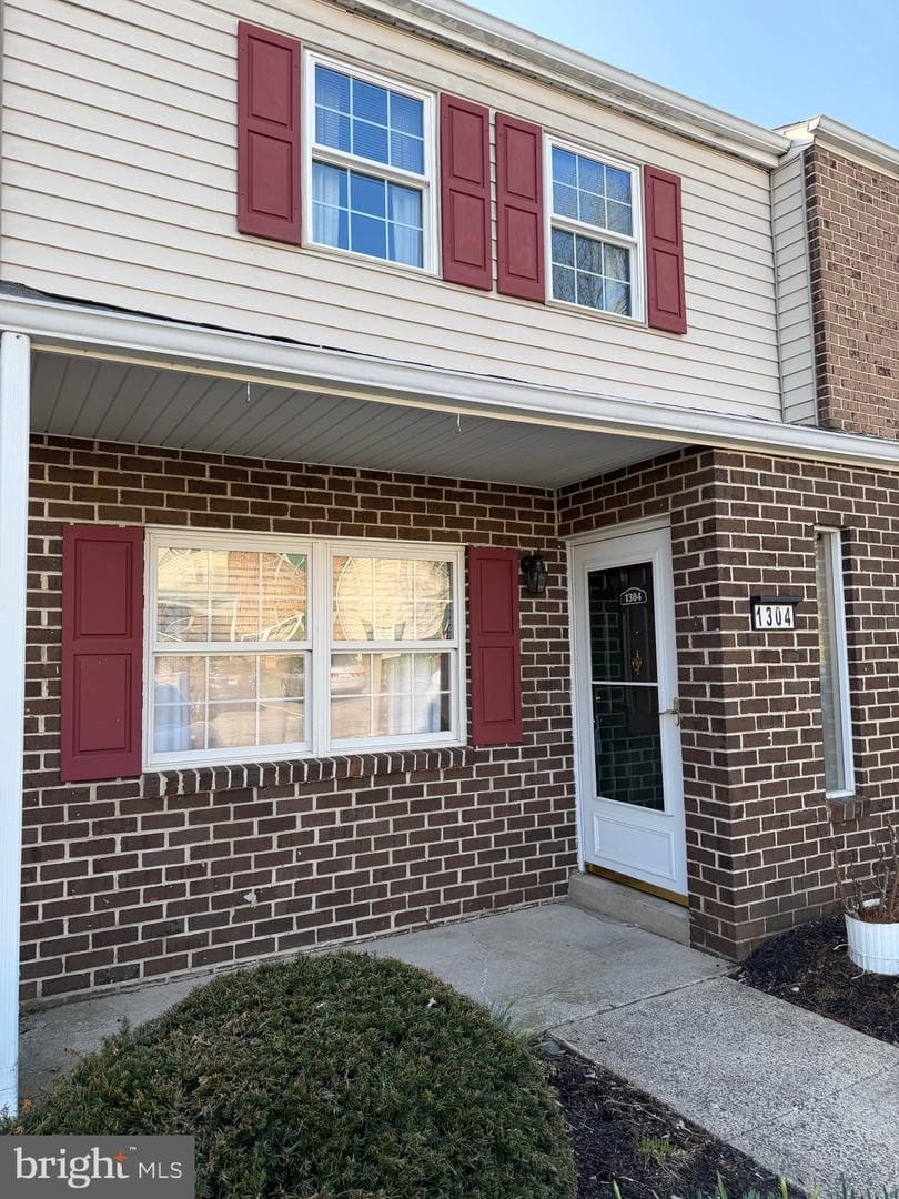 1304 Blue Jay Drive photo 1