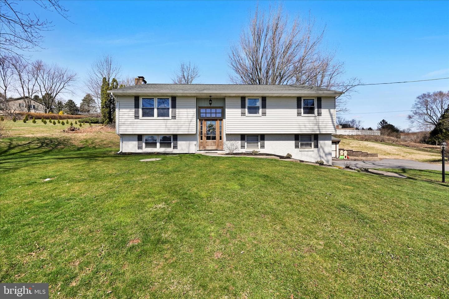 668 Scotland Road photo 1