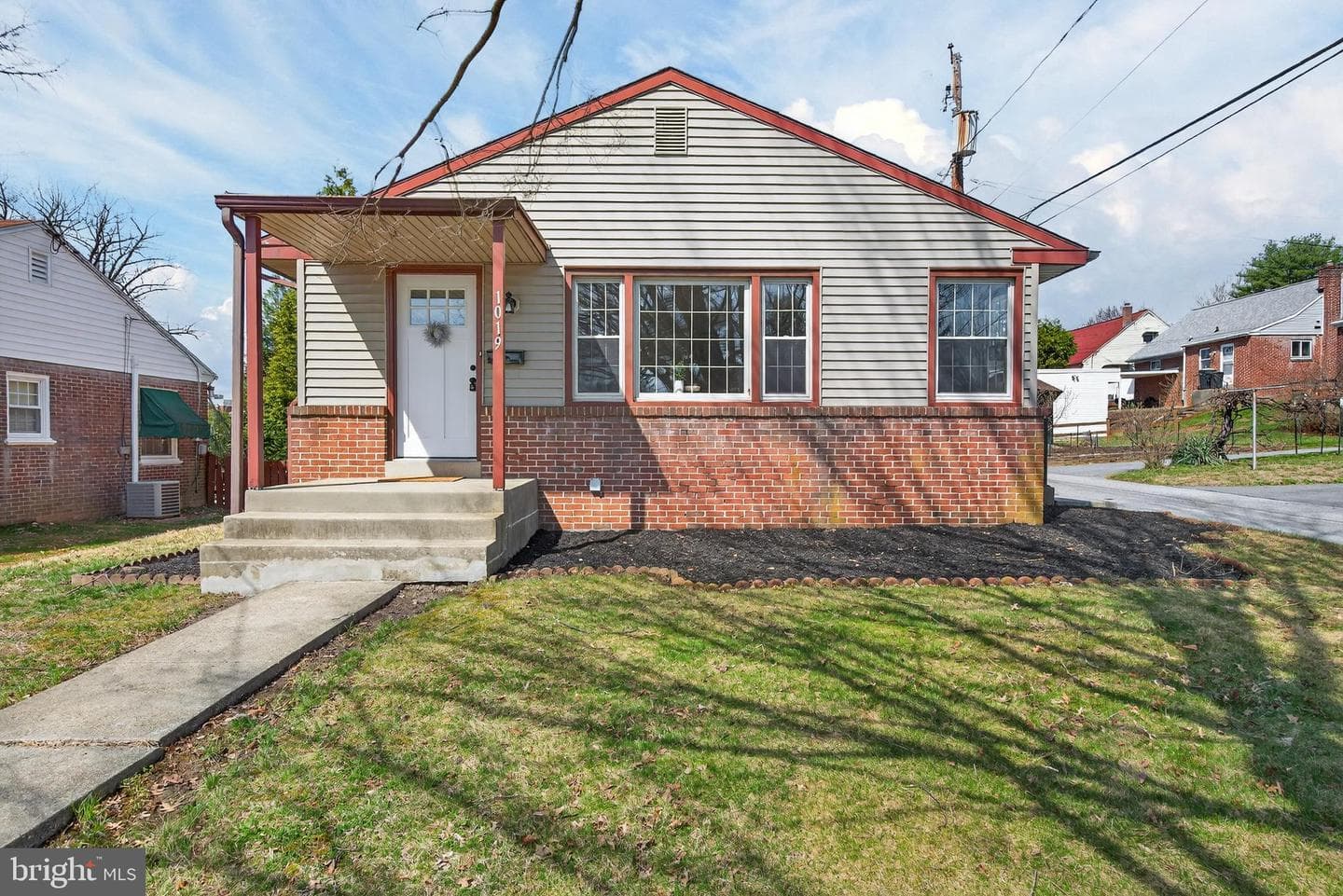 1019 Hager Street photo 1