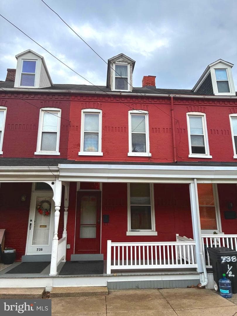 738 Marietta Avenue photo 1