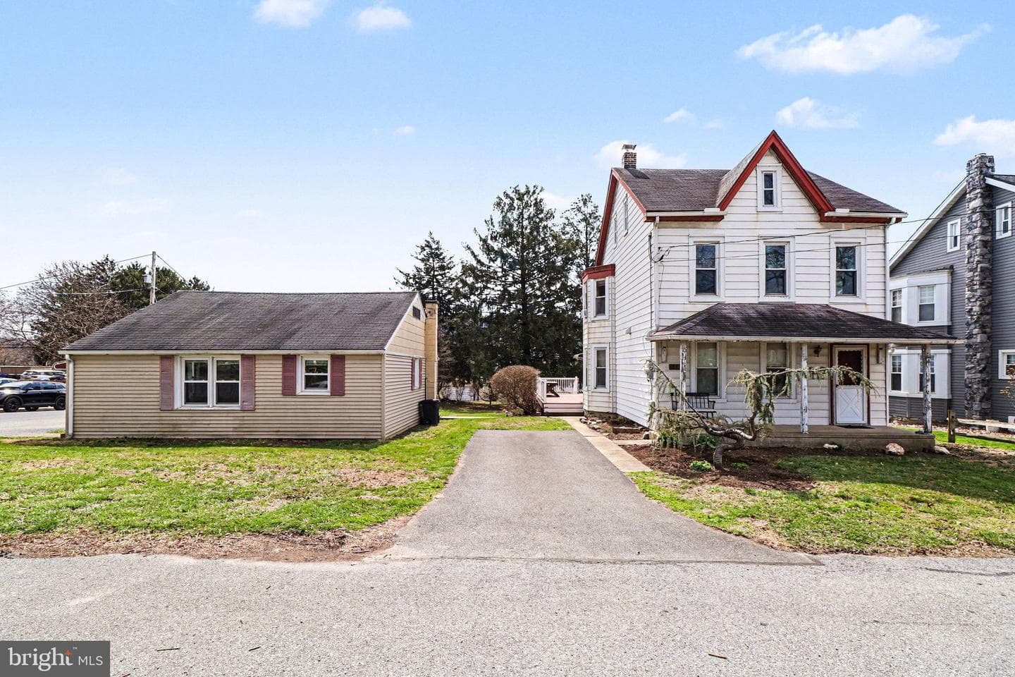 345 E Walnut Street