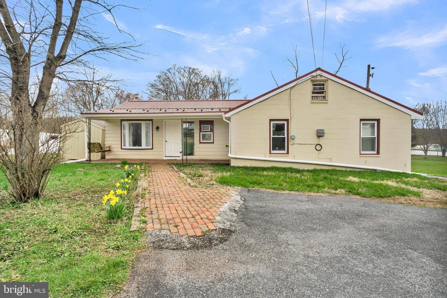 355 Reinholds Road photo 1