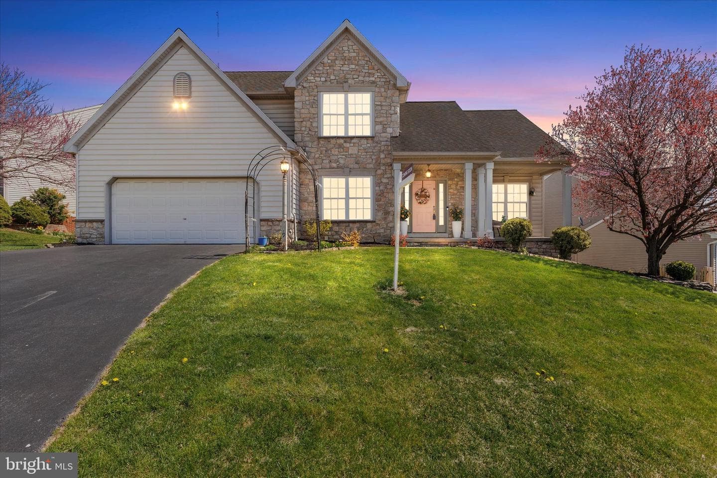 919 Hedgewyck Lane
