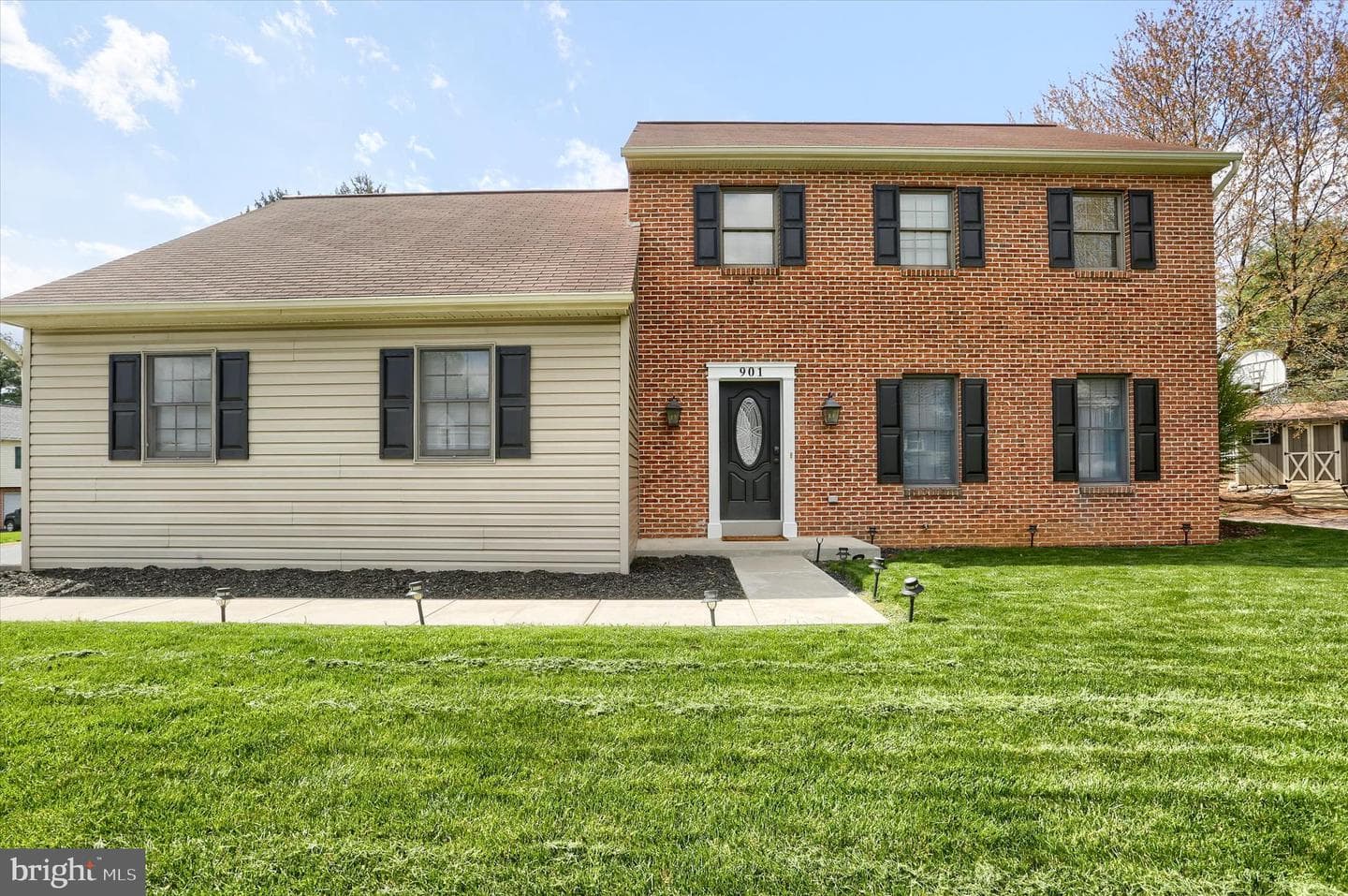 901 Jade Avenue photo 1