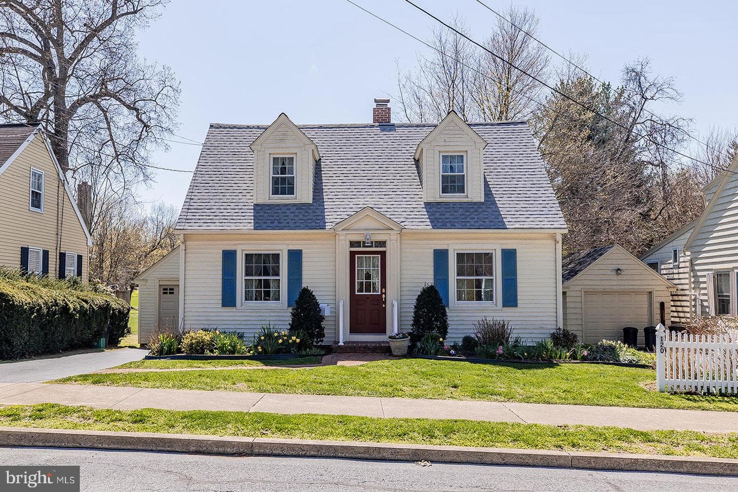 120 W Third Avenue photo 1