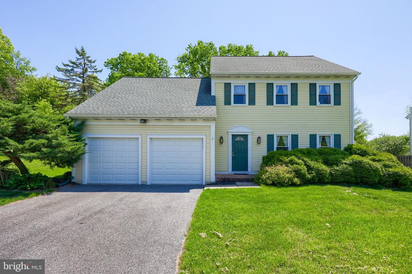 1037 Signal Hill Lane