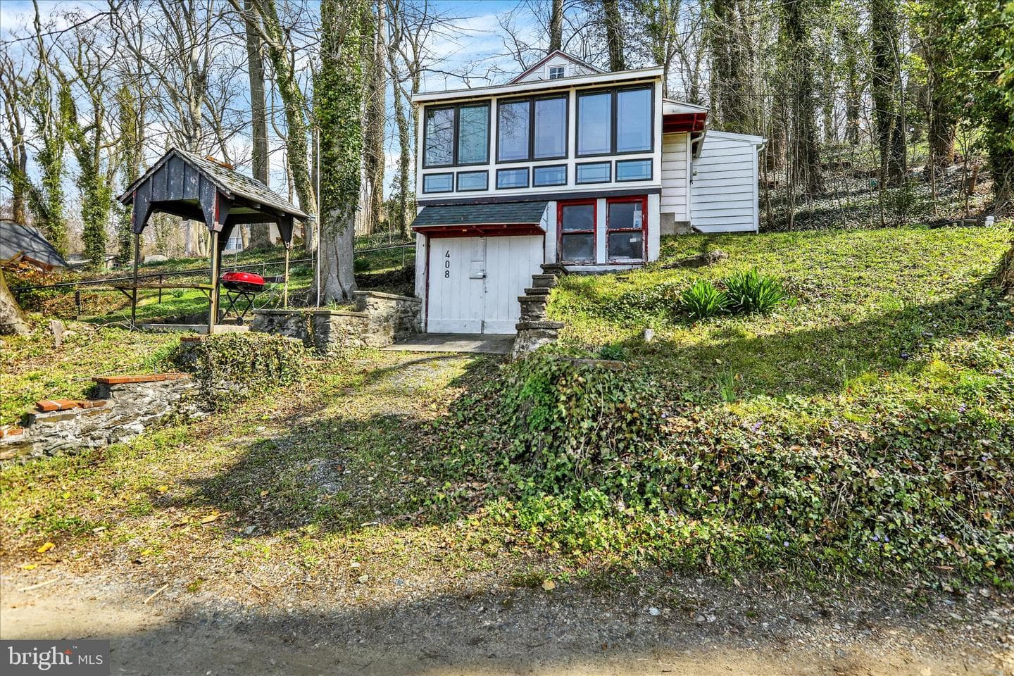 408 Circle Lane photo 1