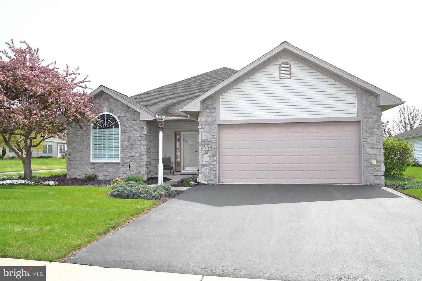 534 Blossom Trail