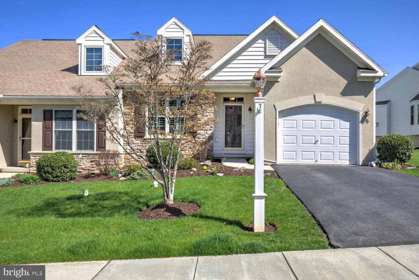 5 Hardy Court