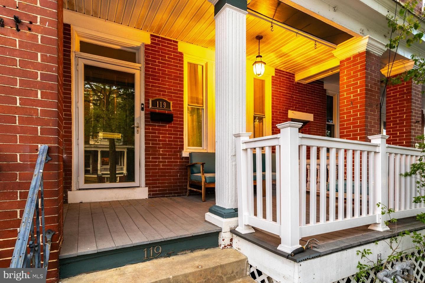 119 E Ross Street photo 1
