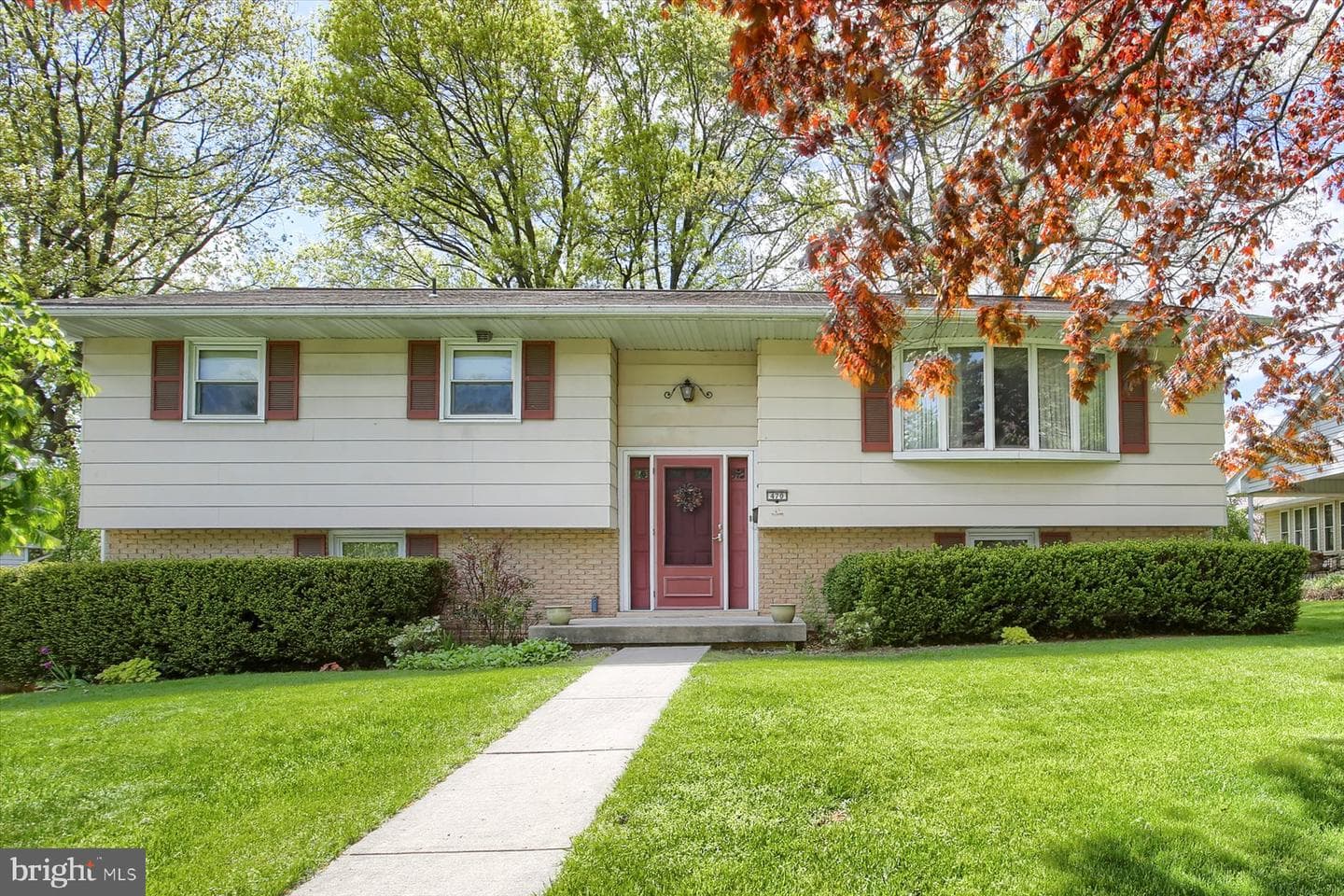 470 N Holly Street photo 1