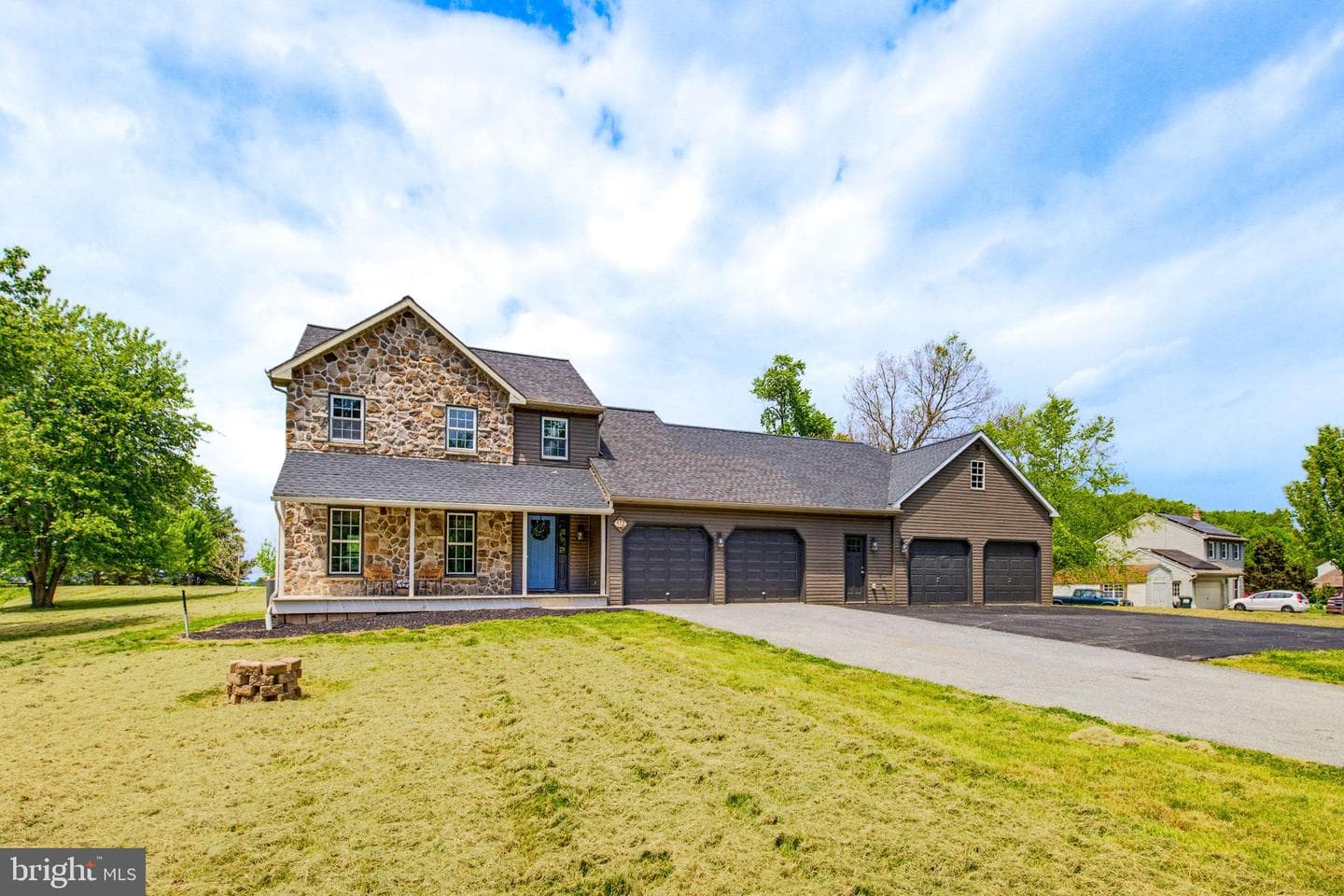 112 Saw Mill Road photo 1