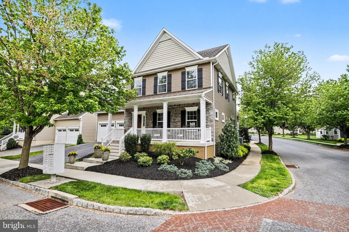 401 Wendover Way photo 1