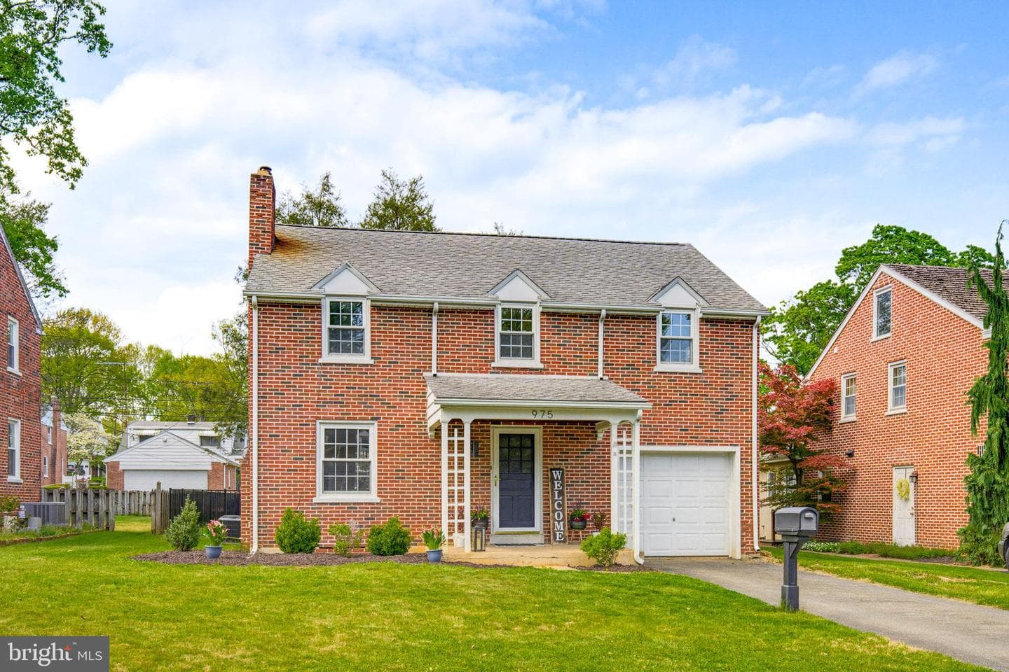 975 Salisbury Court