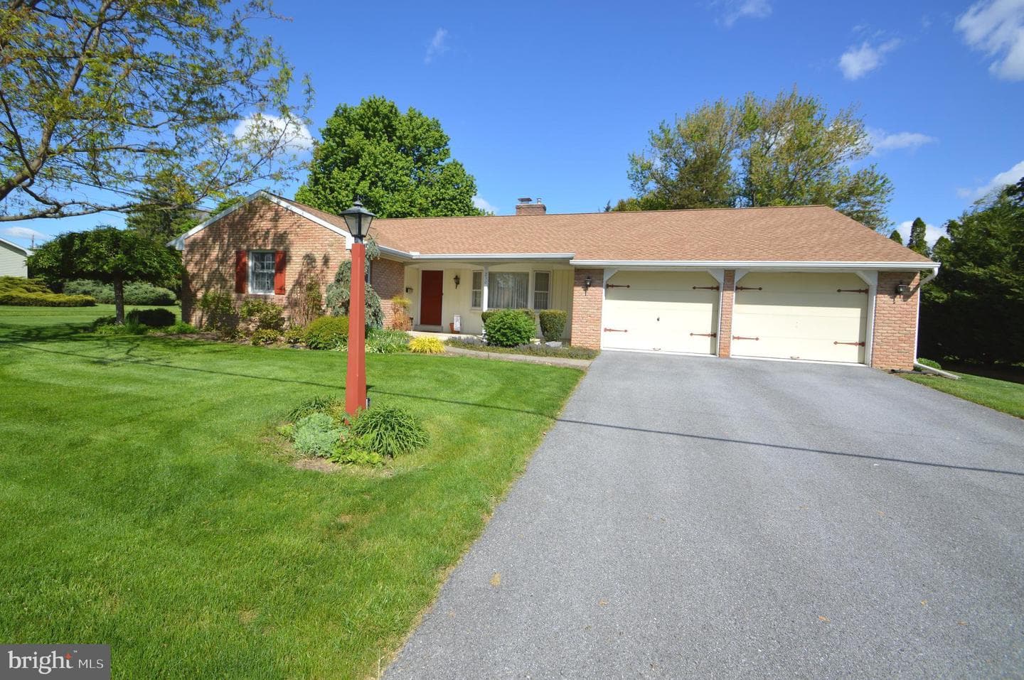 230 Adele Avenue photo 1