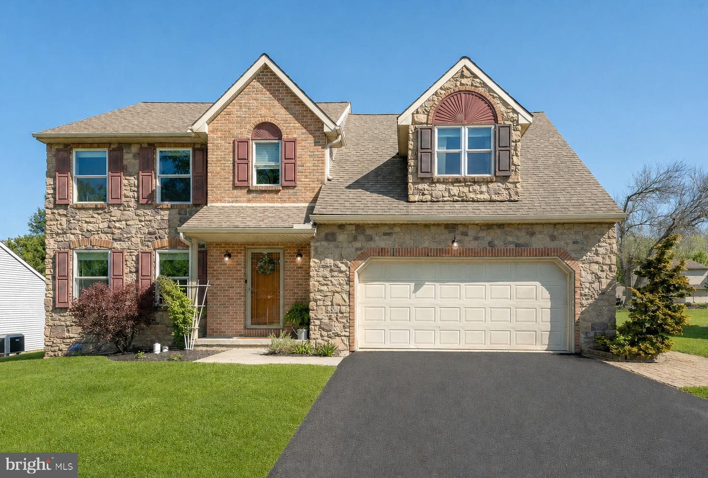 115 Larkspur Drive photo 1