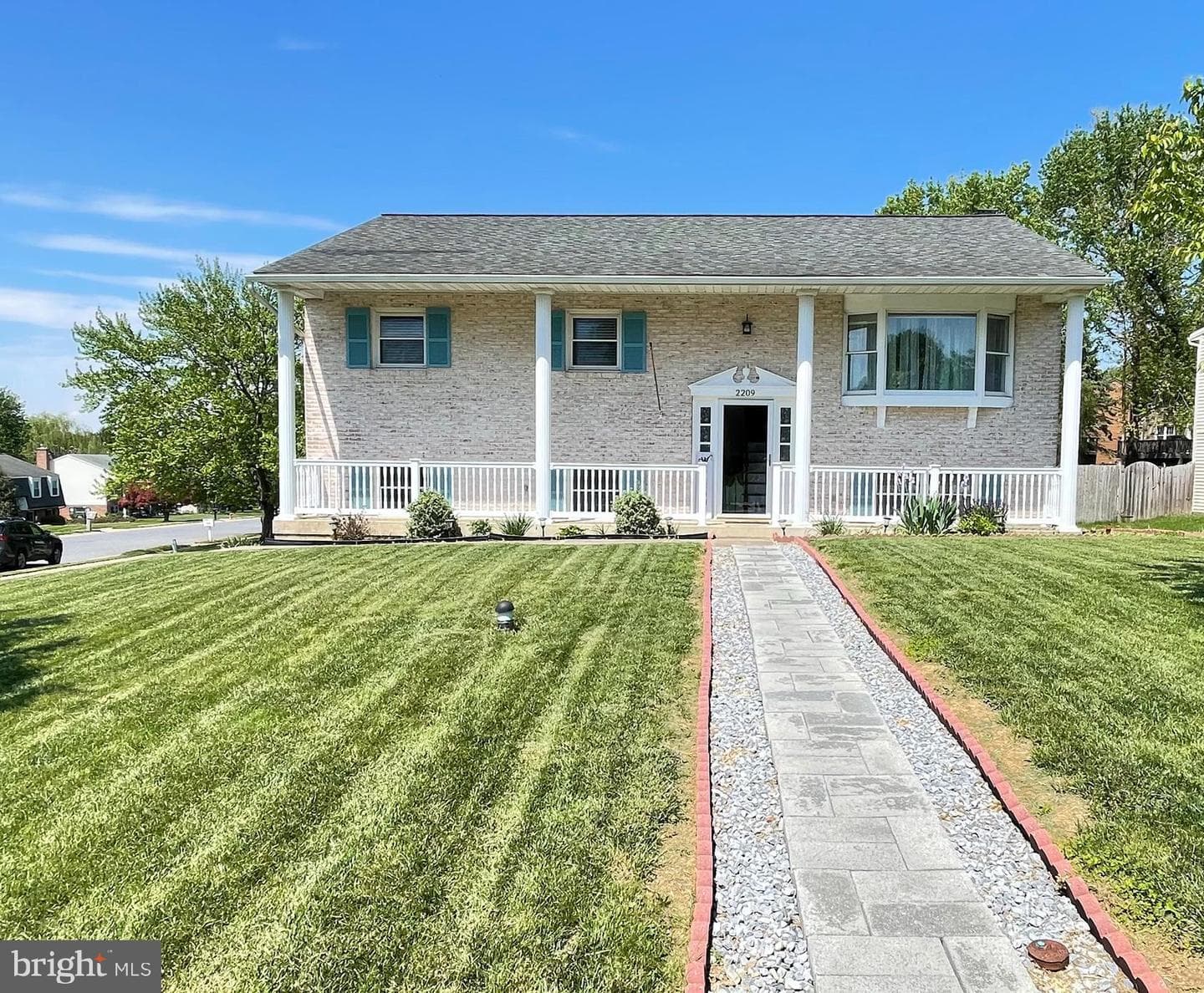 2209 Bob White Lane