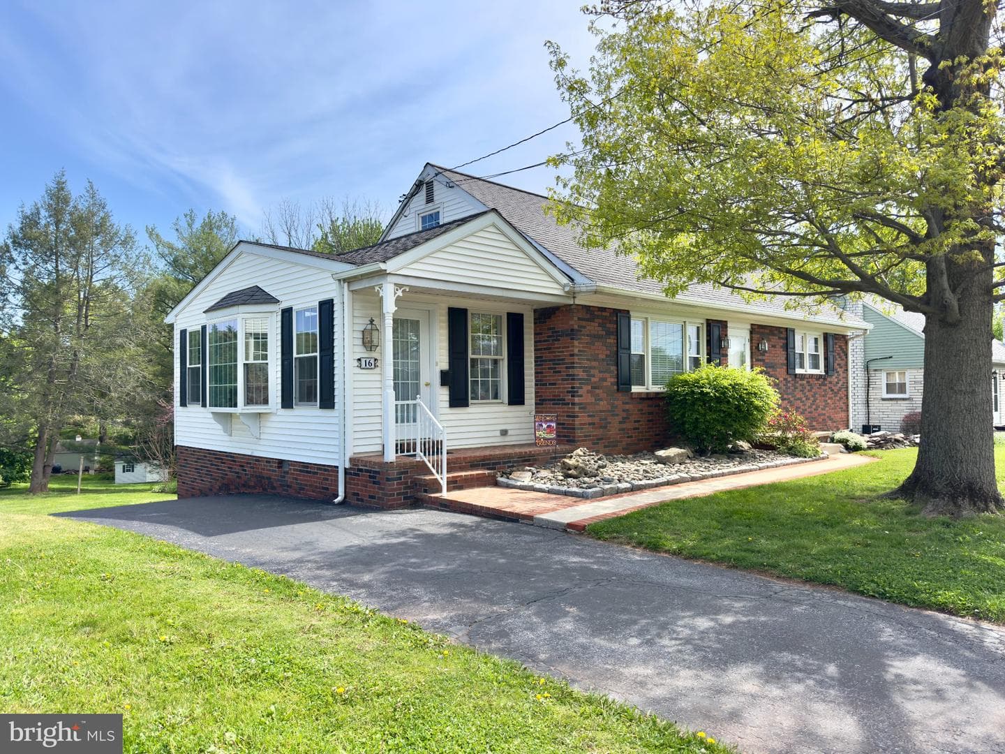 16 Frederick Avenue photo 1