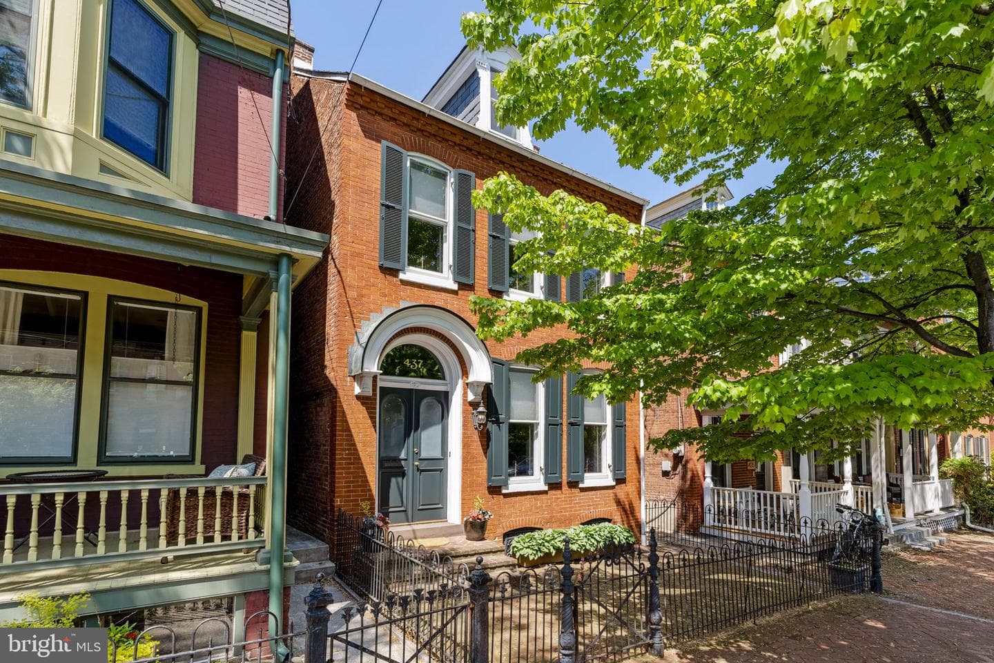 437 W Walnut Street