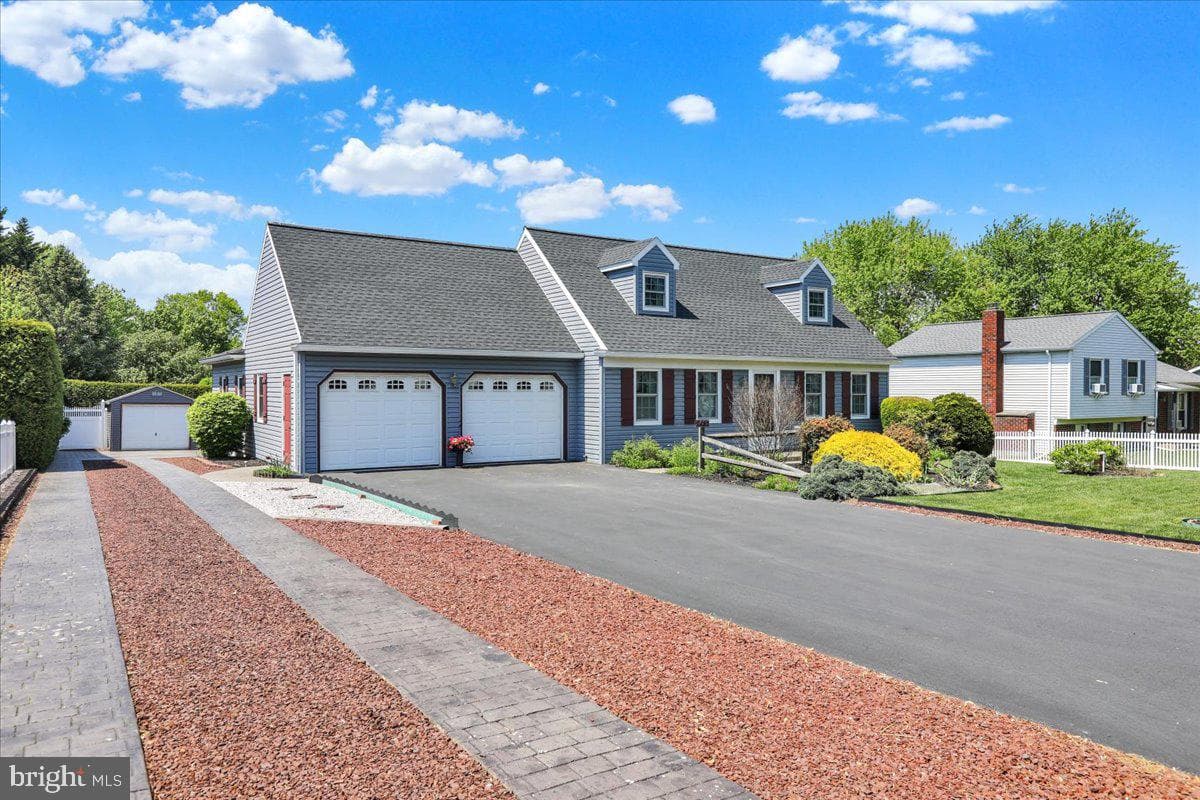 2487 Ellendale Drive