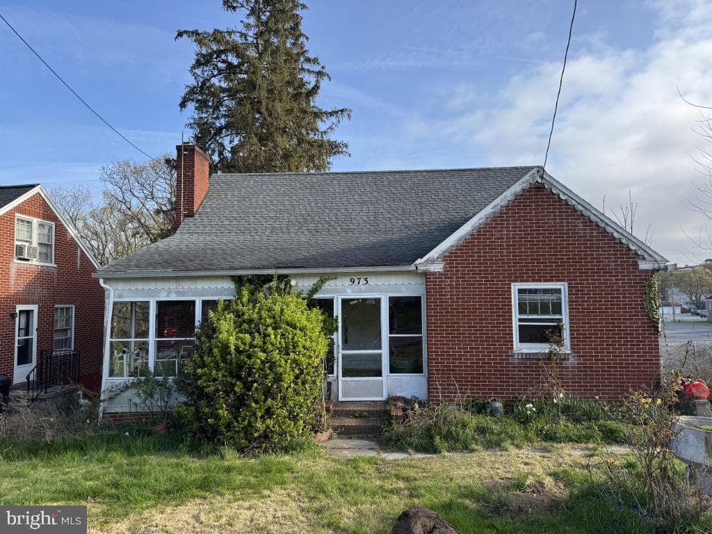 973 Elm Avenue