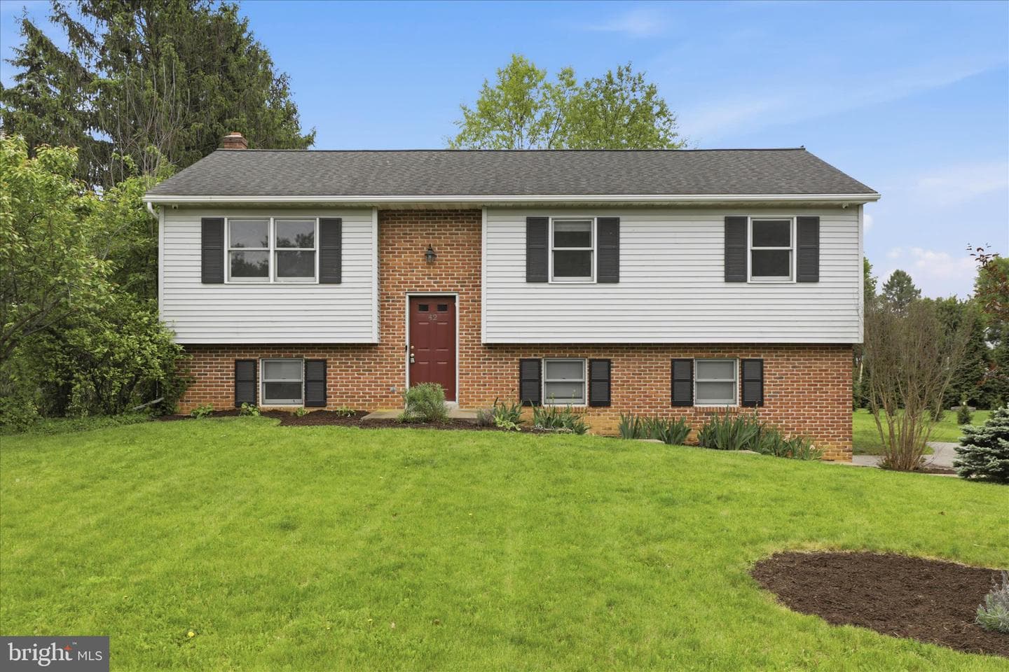 42 Pinewood Avenue photo 1