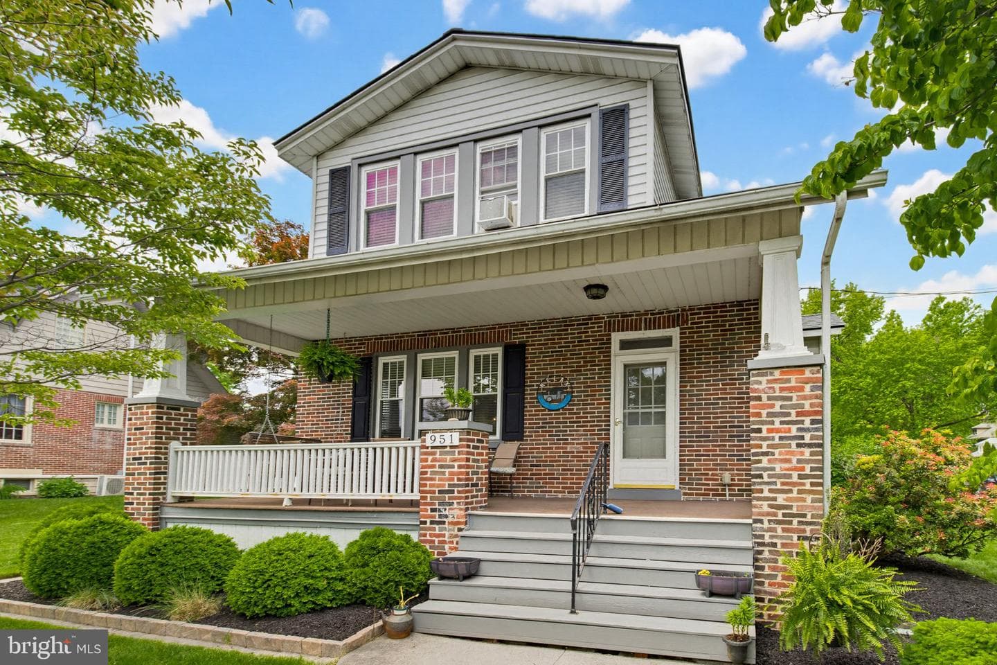 951 Locust Street