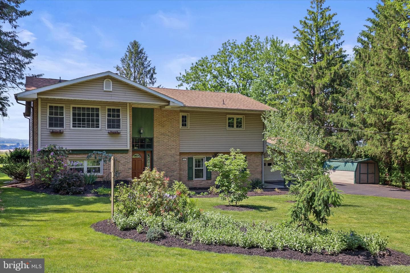 25 Koser Road photo 1