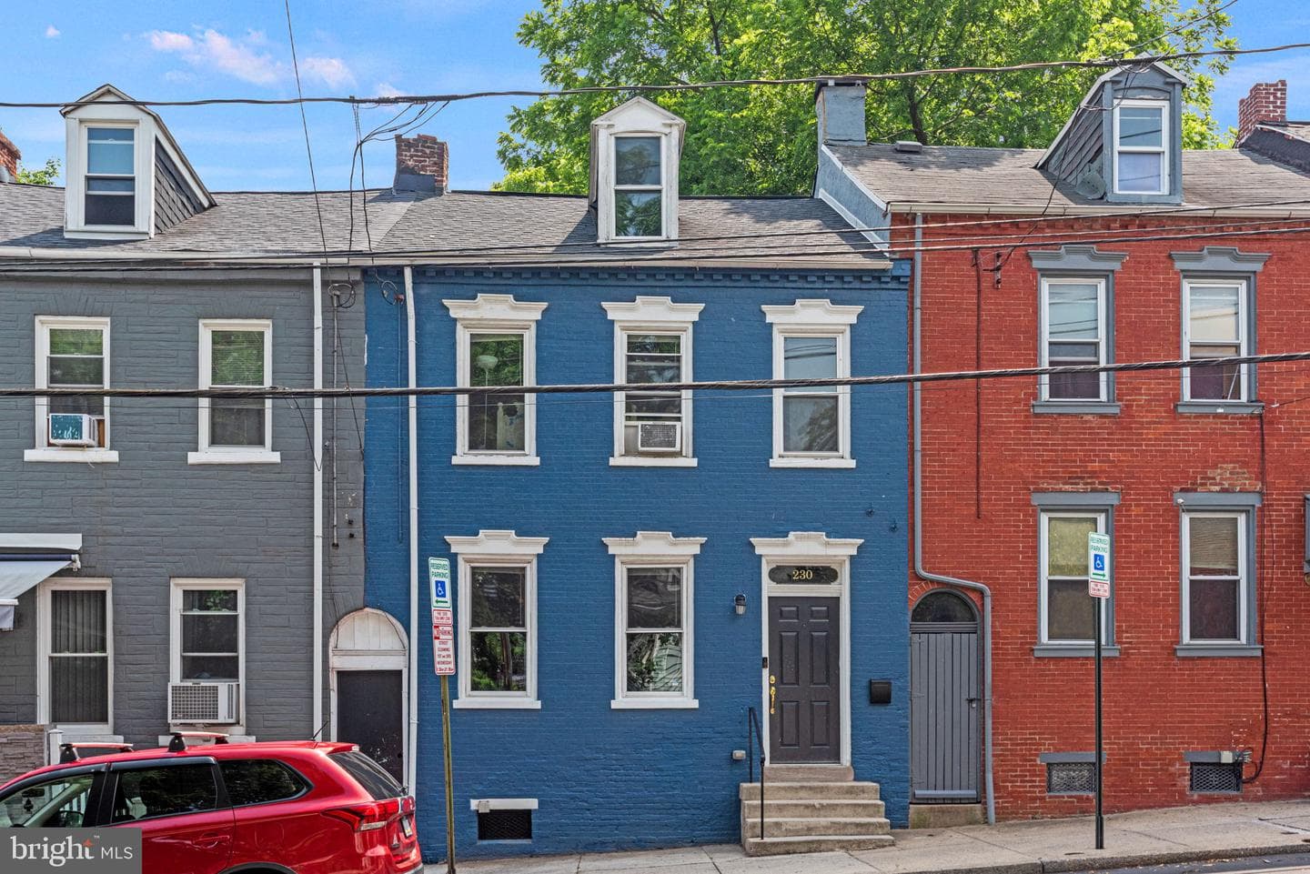 230 W Strawberry Street