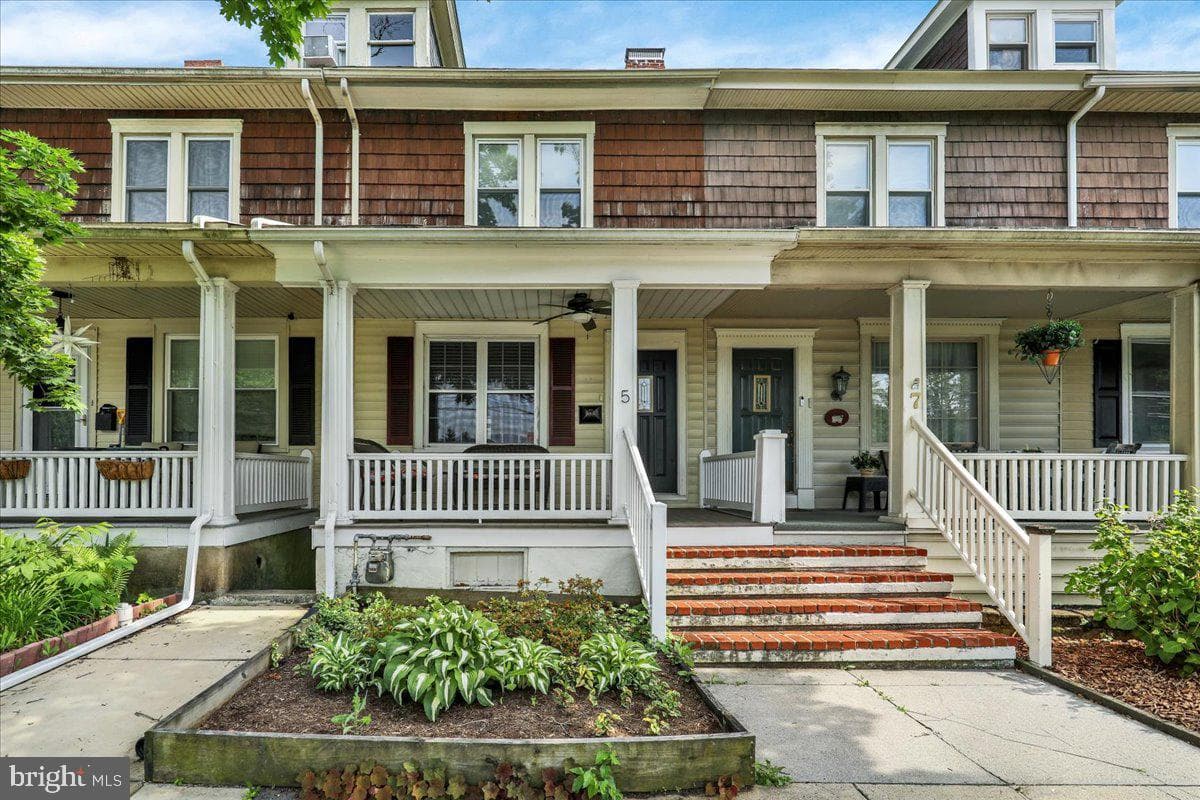 5 W 2nd Avenue