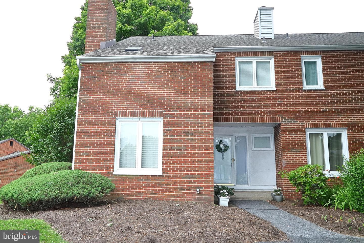 10 Cedar Lane
