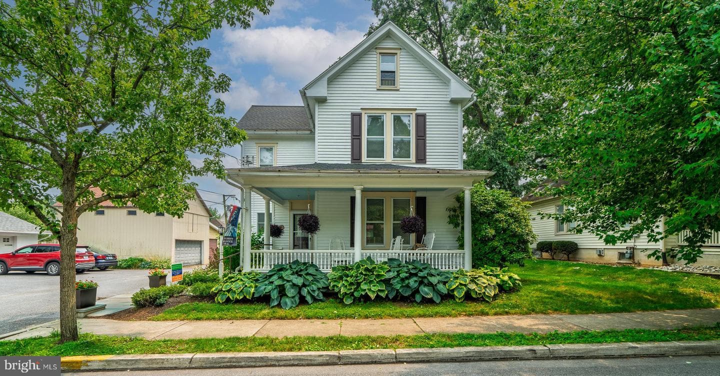 120 W Lemon Street, Lititz