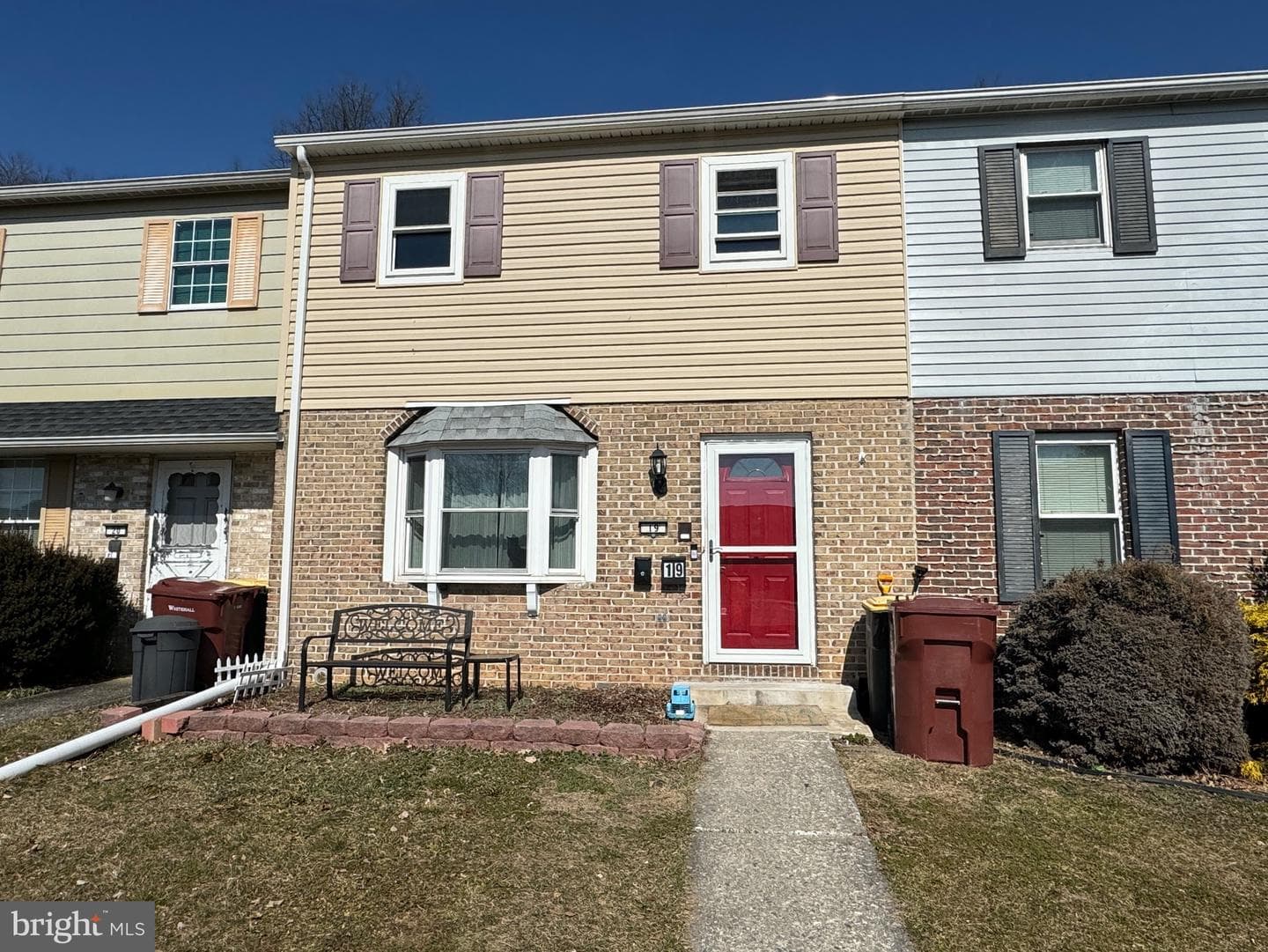 19 Madison Lane photo 1