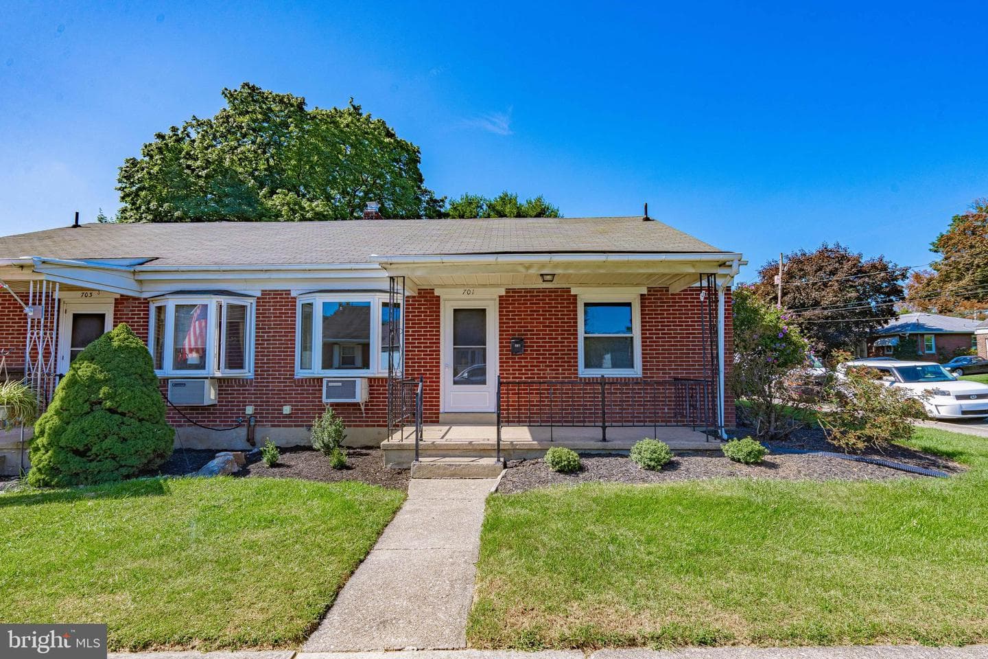 701 W Greenleaf Street photo 1