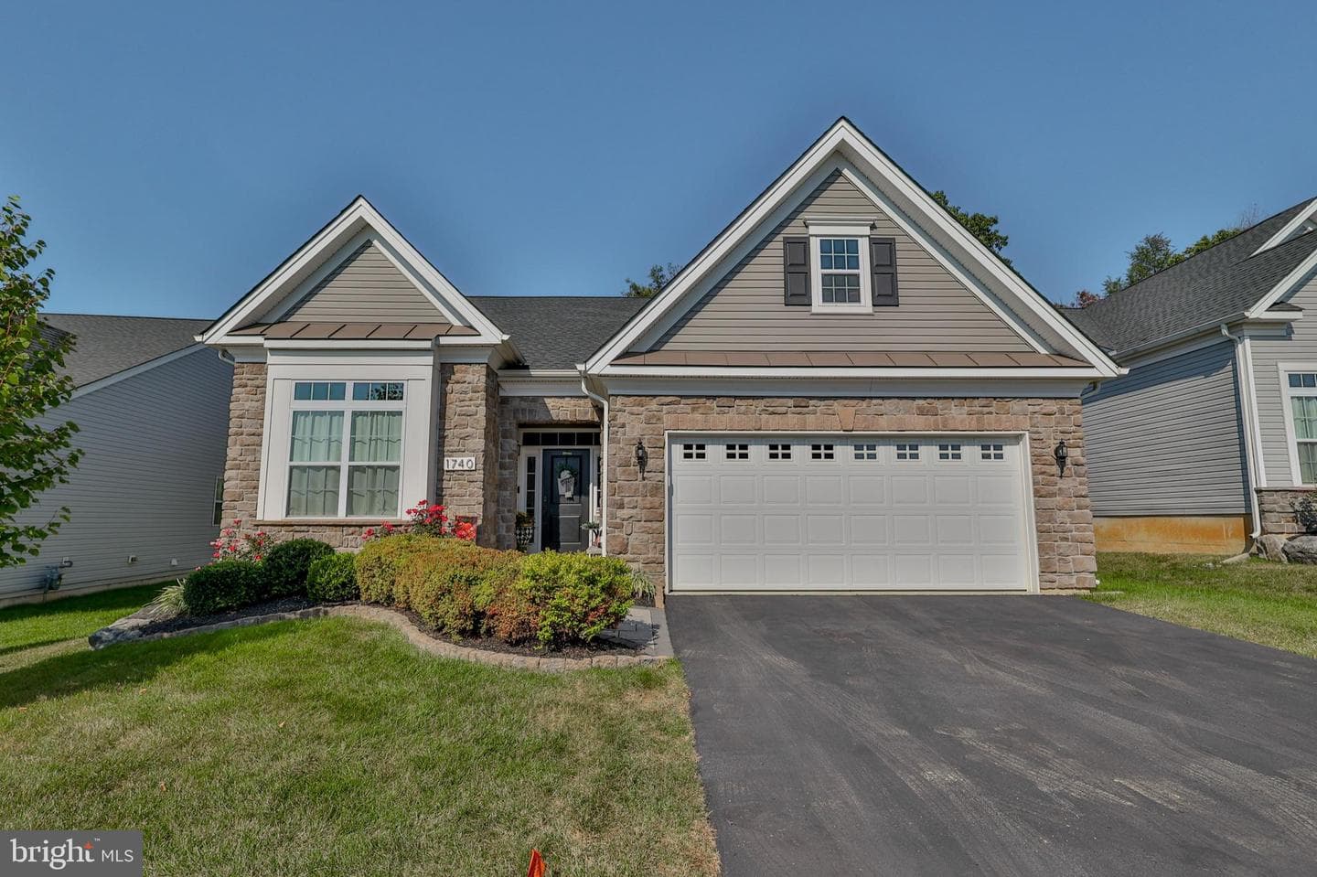 1740 Valley View Drive photo 1
