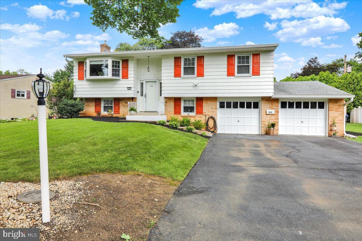 812 Miller Street photo 1