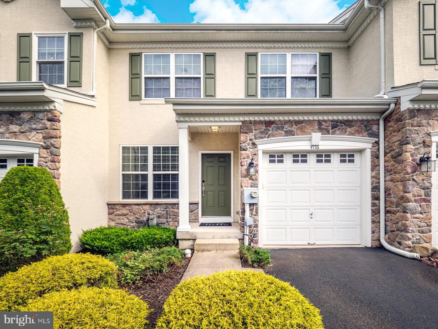 4116 Yorktown Road photo 1
