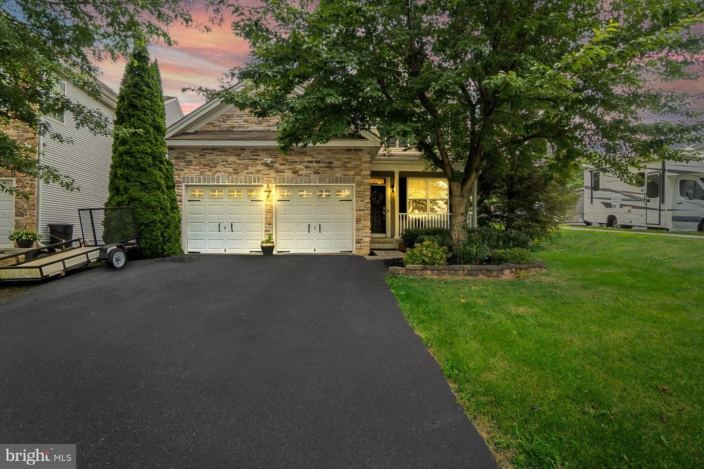 2429 S Front Street photo 1