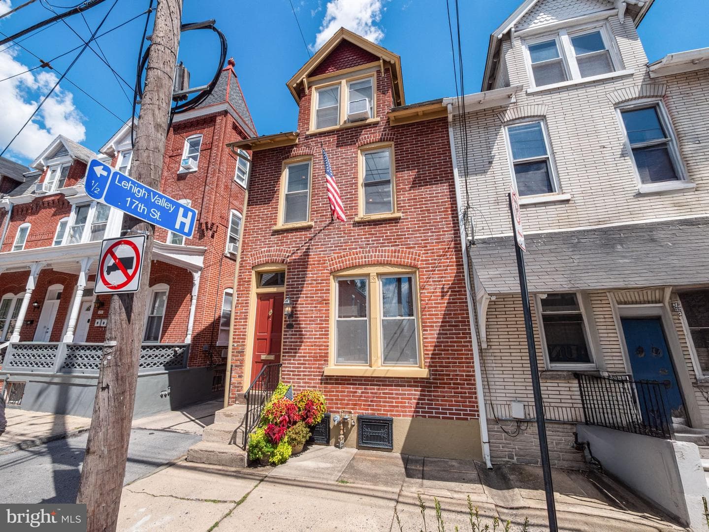 233 N 12th Street photo 1