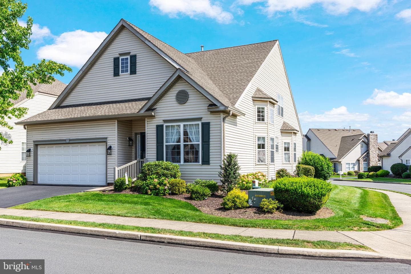 6635 Blue Heather Court photo 1