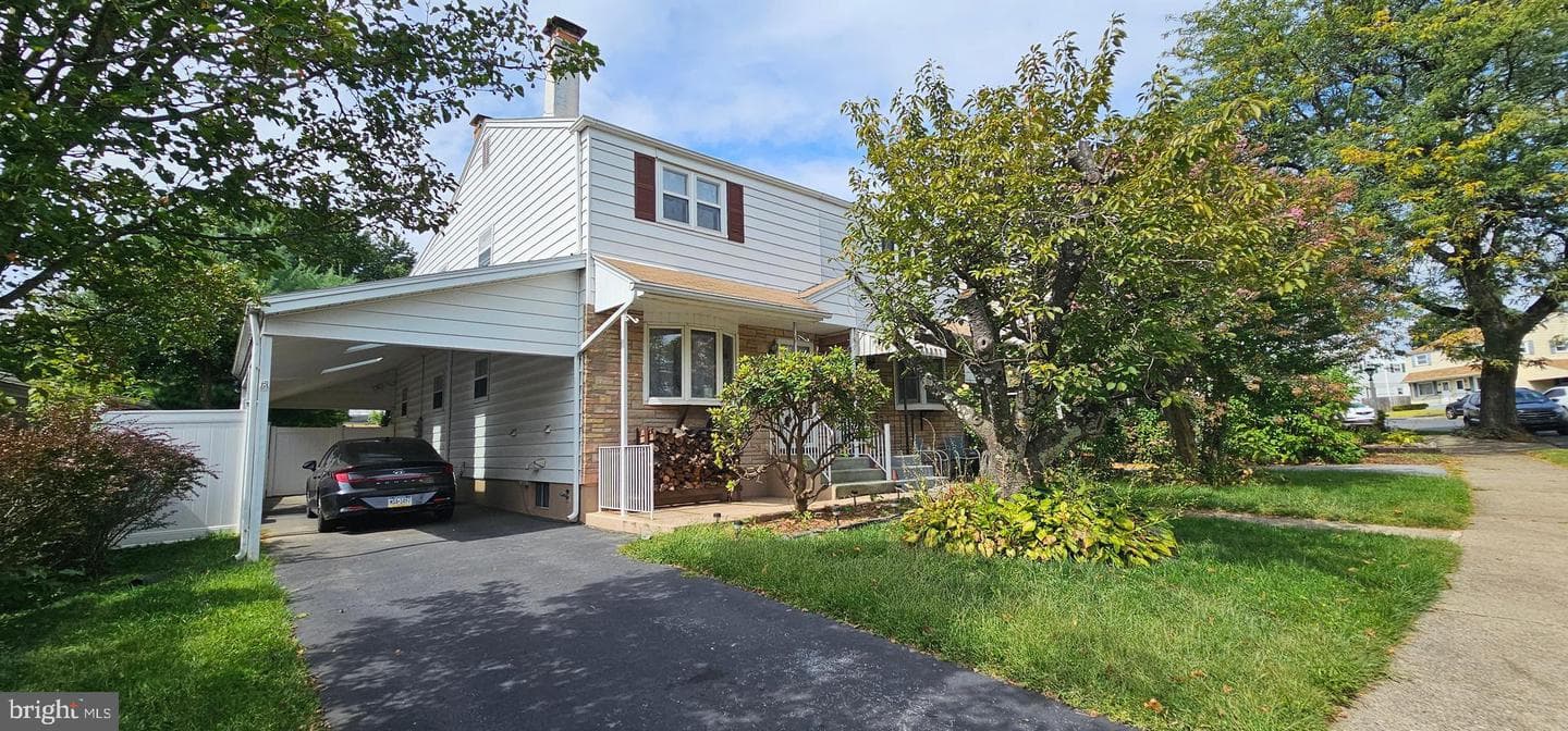 1309 Greenview Drive photo 1