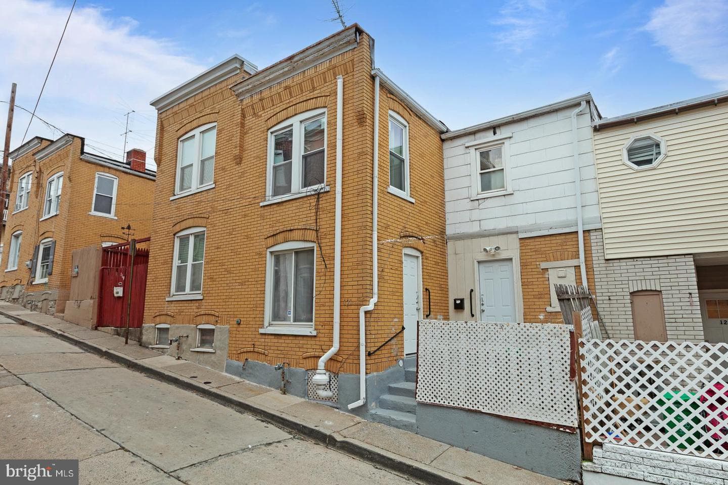 121 S Blank Street photo 1