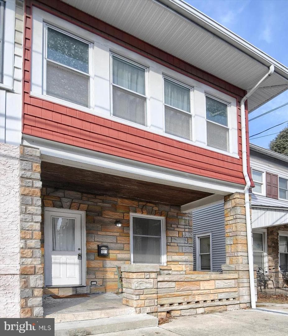 547 Broad Street photo 1