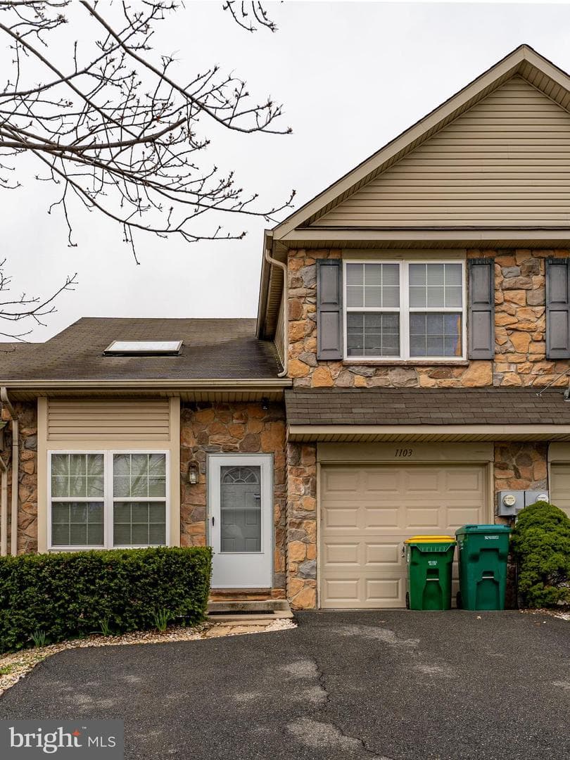 1103 Timberidge Lane photo 1