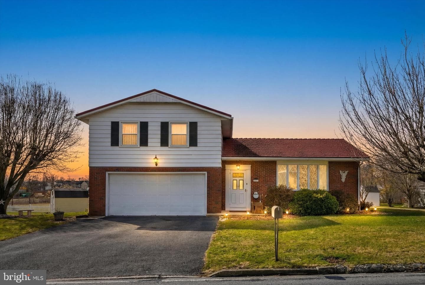 4872 Main Street