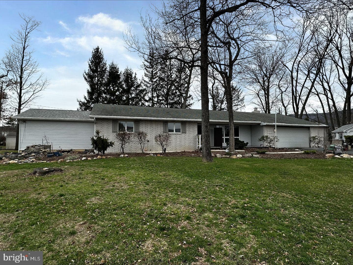 1055 Pine Tree Drive photo 1