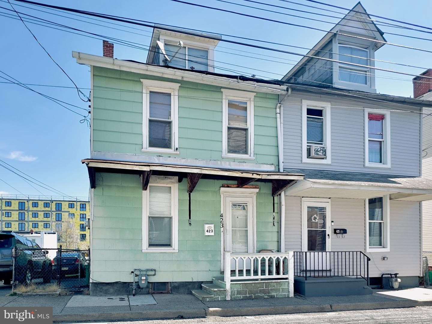 423 N Railroad Street photo 1