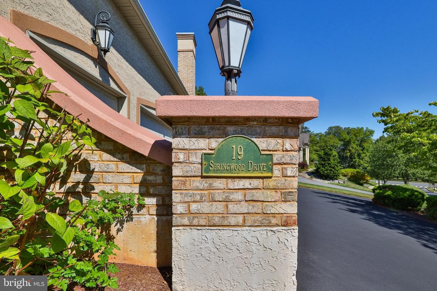 19 Spring Wood Drive photo 1